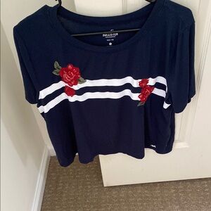 Hollister Women's Navy Tee with Red and White Stripes
